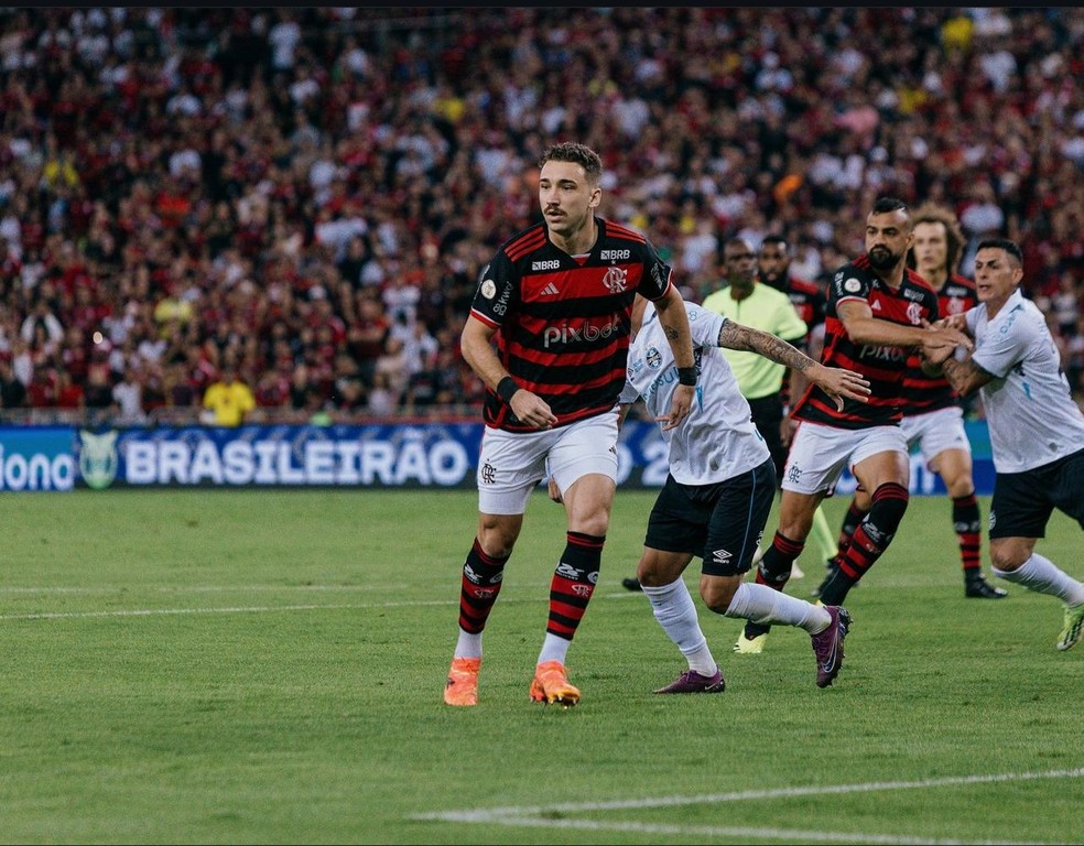 Léo Ortiz, do Flamengo em ação no Maracanã contra o Grêmio — Foto: Reprodução/ Arquivo Pessoal