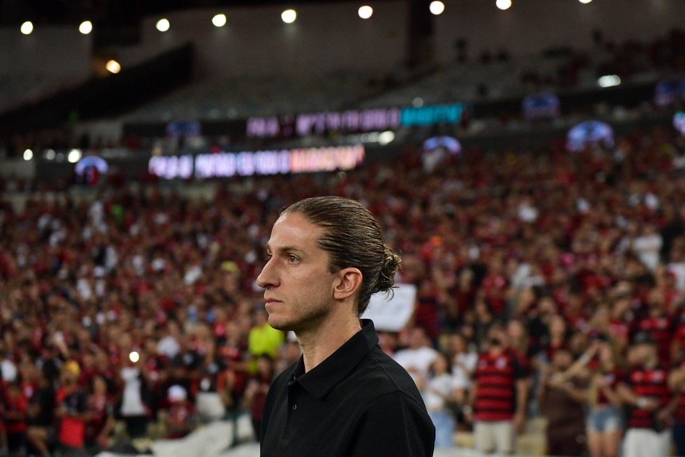 Filipe Lus, tcnico do Flamengo, durante partida contra o Deportivo Tchira  Foto: Thiago Ribeiro/AGIF