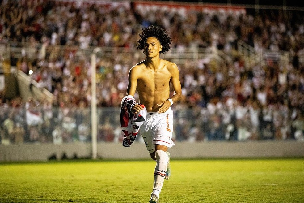 Gabryel Martins selou a classificação do Ferroviário diante do Maranhão — Foto: Lenilson Santos / FAC