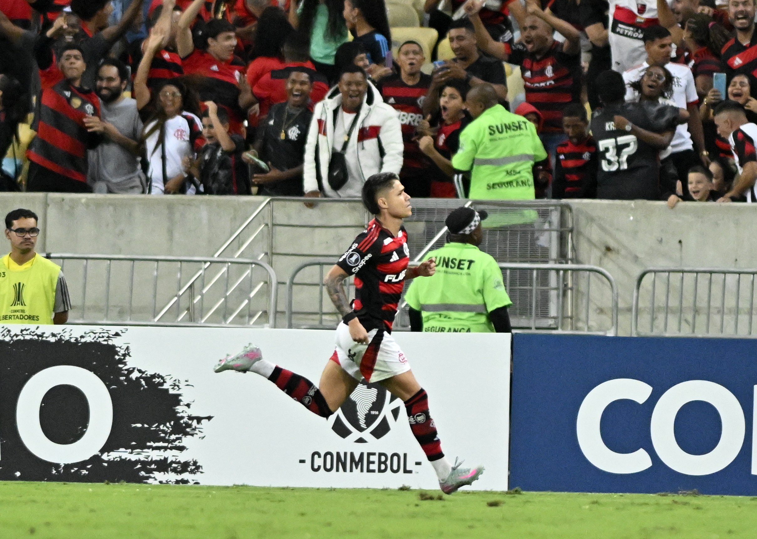 Destaques do Flamengo na vitória: Léo Ortiz, Gerson e Luiz Araújo se destacam