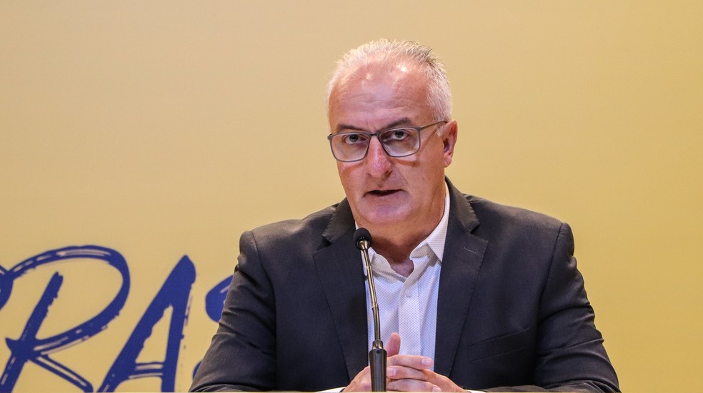 Postagem de empresário de Dorival júnior deixa torcida inquieta
