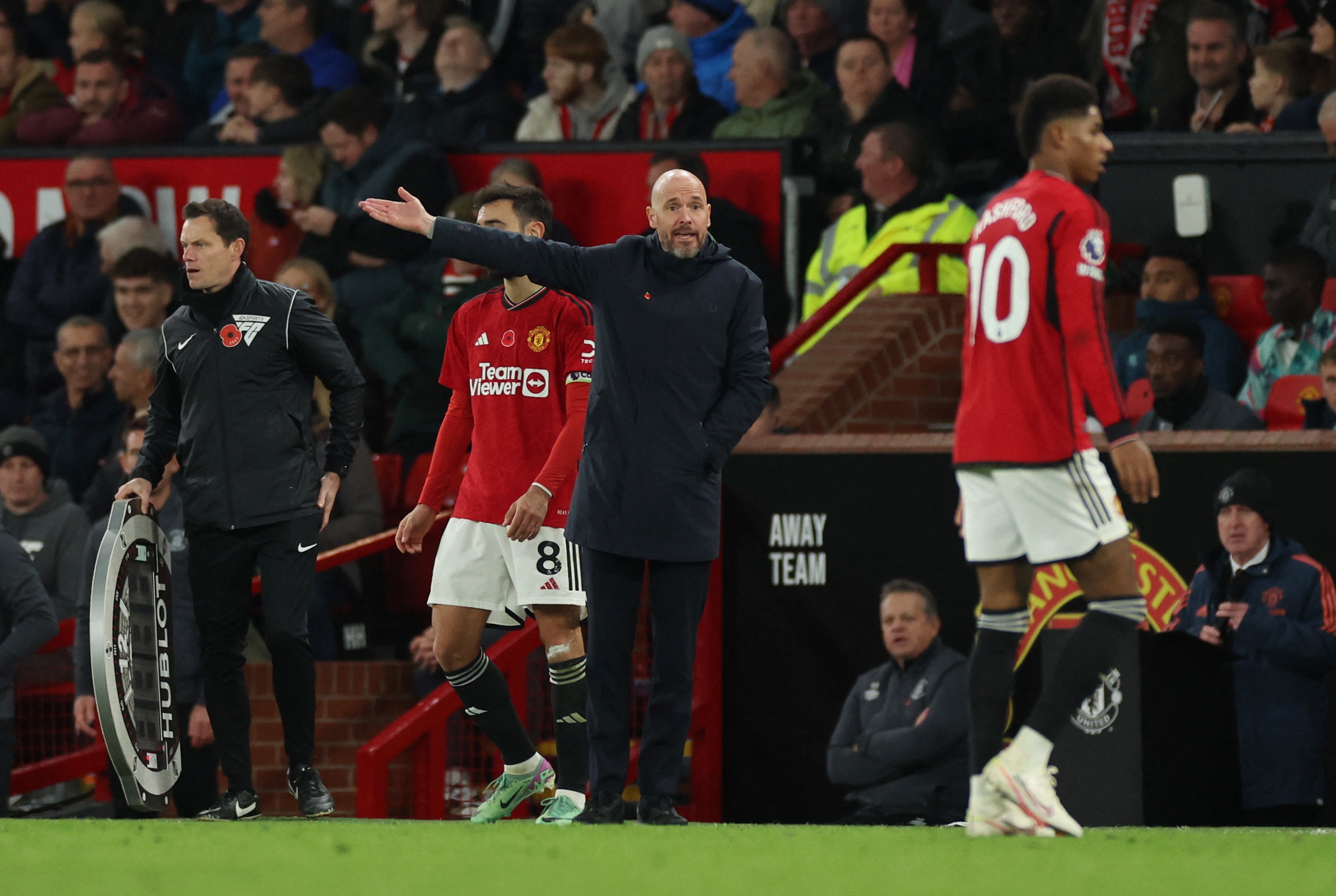 Técnico do Manchester United nega grande barca de jogadores: 