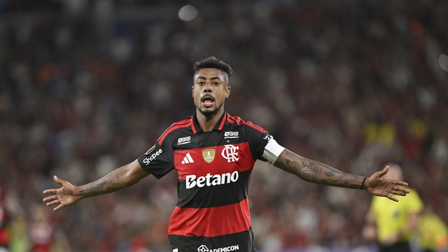 Bruno Henrique marca dois contra o Cusco
