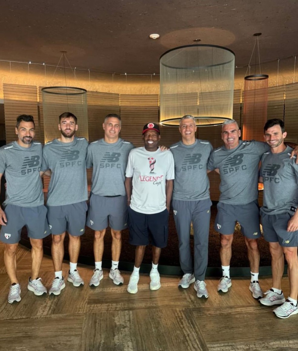 Asprilla faz visita a Crespo no hotel do São Paulo em Medellín — Foto: Arquivo pessoal