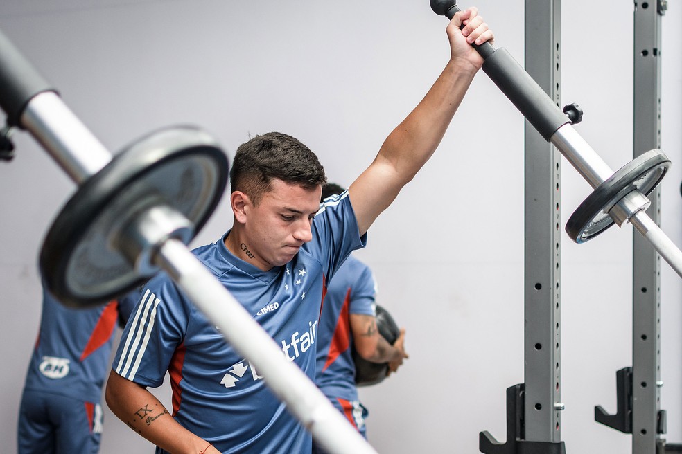 Álvaro Barreal durante treinamento no Cruzeiro — Foto: Gustavo Aleixo/Cruzeiro