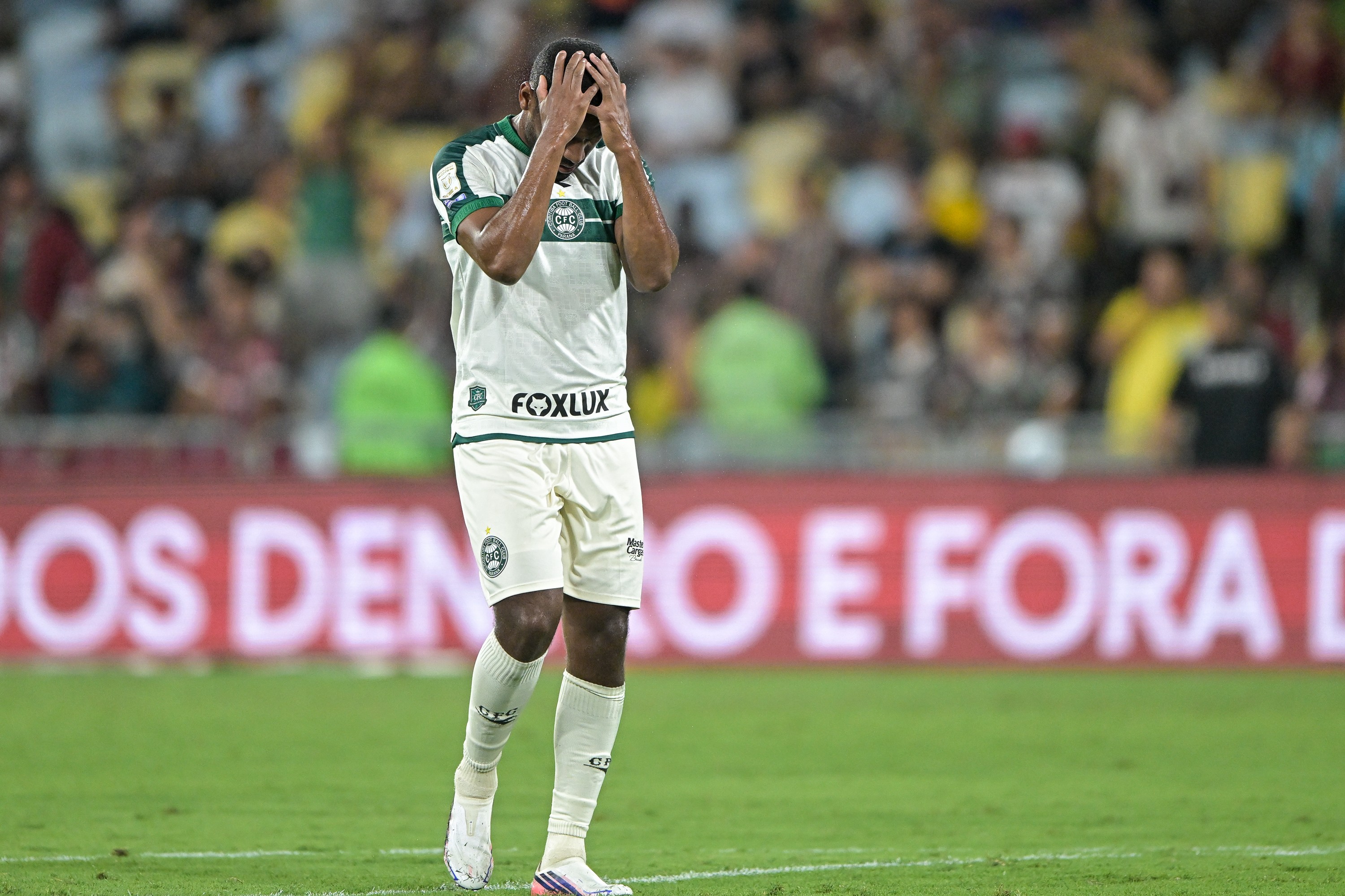 Coritiba tem o pior desempenho defensivo do returno após sofrer goleadas para Vasco e Fluminense