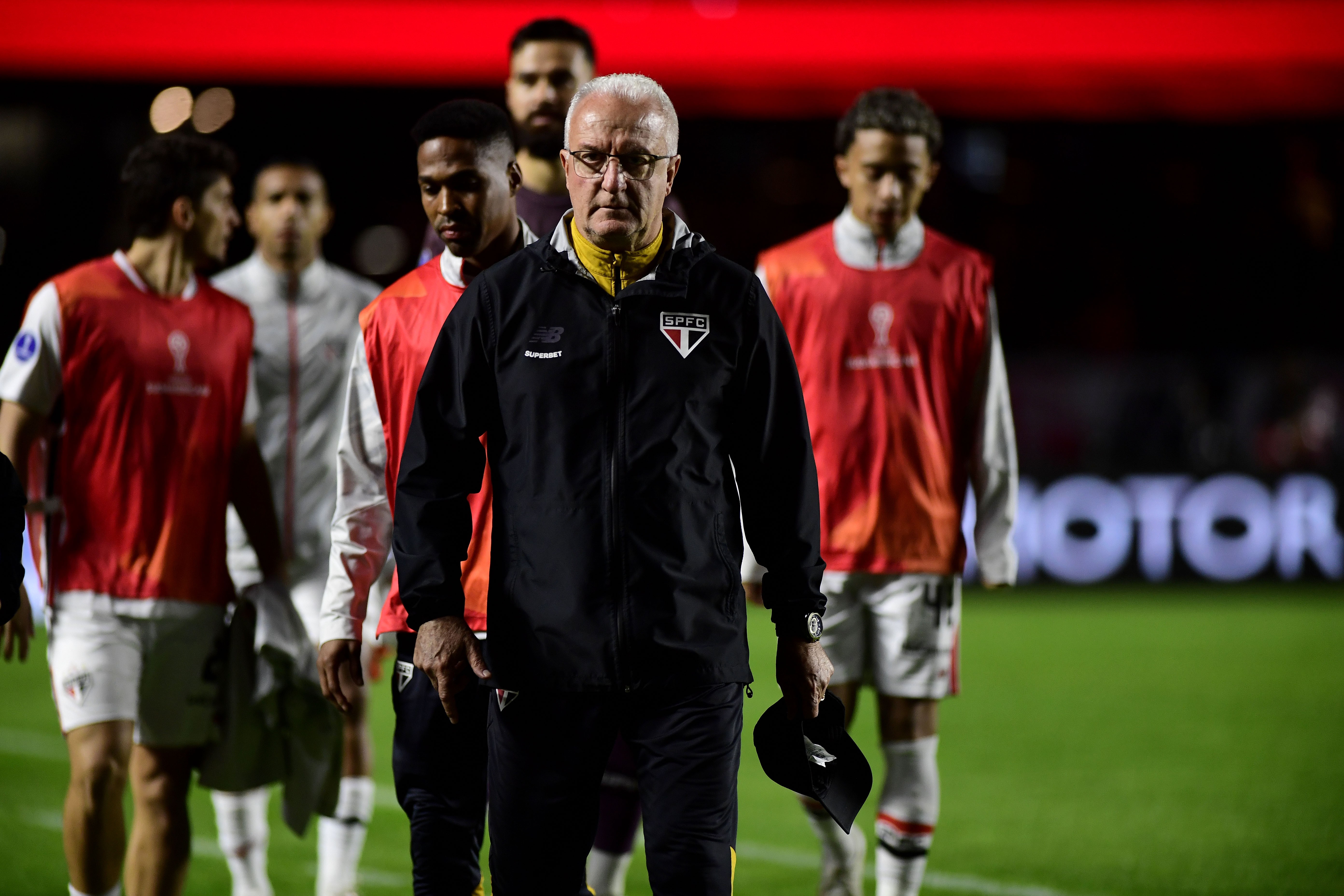 Baixa na escalação: São Paulo perde titular e Dorival muda
