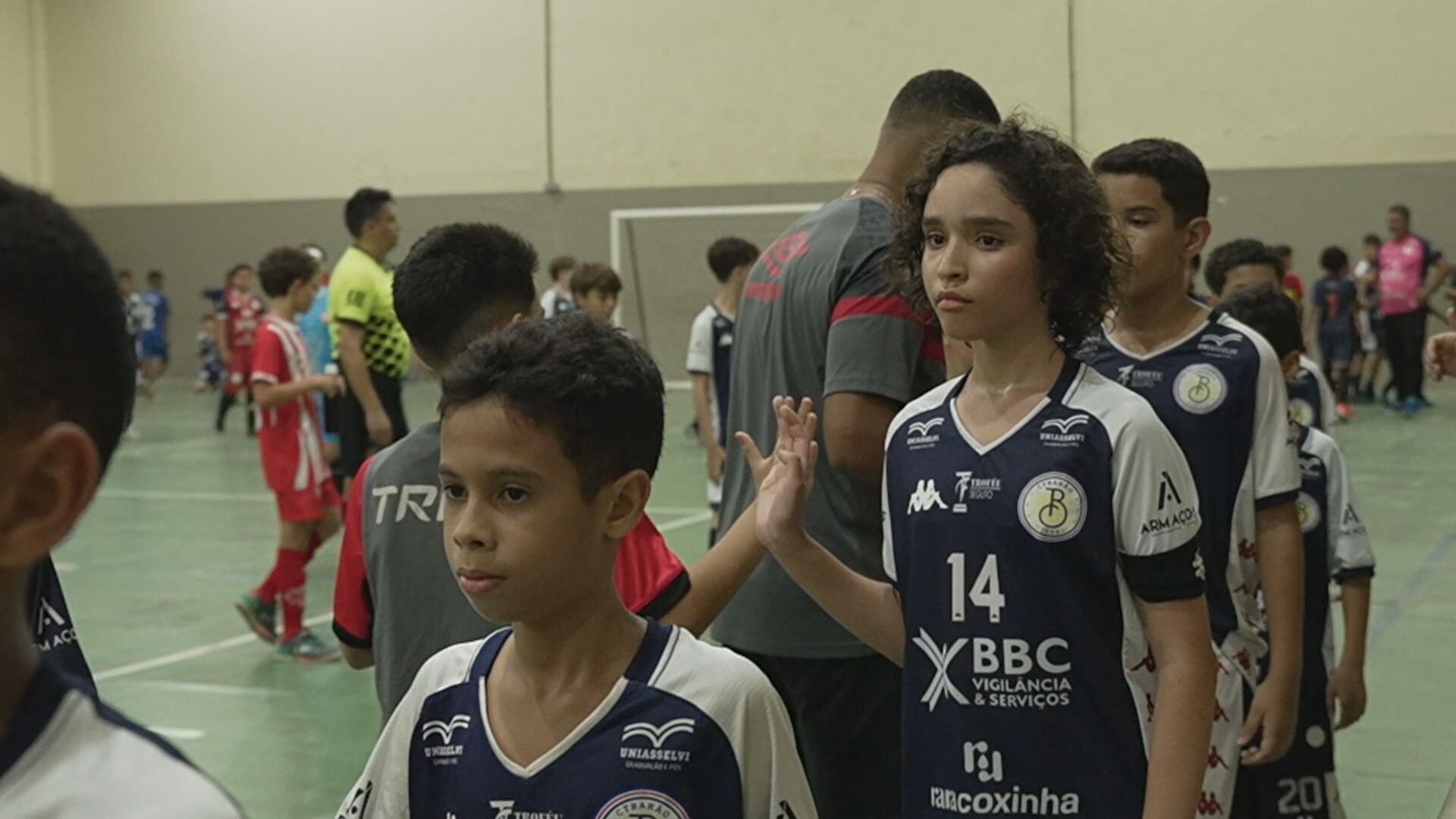 Justiça garante direito de menina jogar futsal em torneio masculino de base