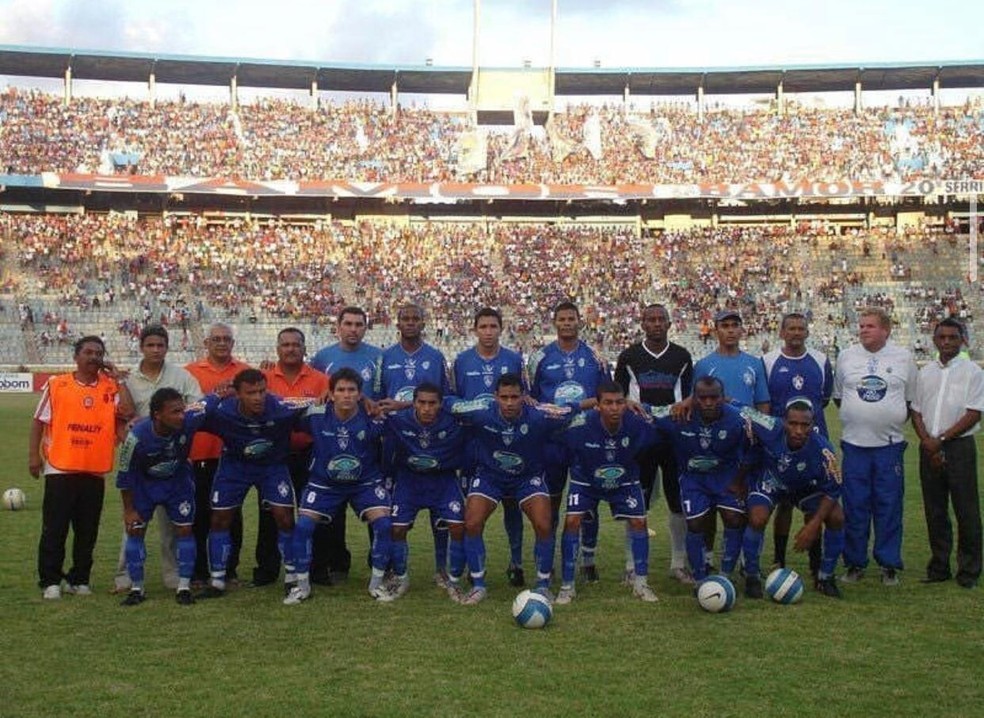 Atlético de Cajazeiras em ação contra o Bahia, na Série C de 2007 — Foto: Blog voudekombi