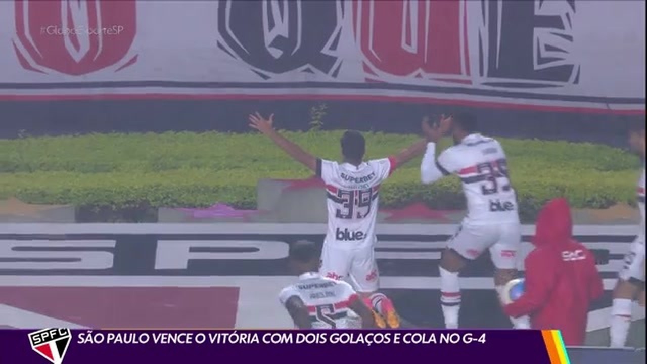 São Paulo vence o Vitória com dois golaços e cola no G-4