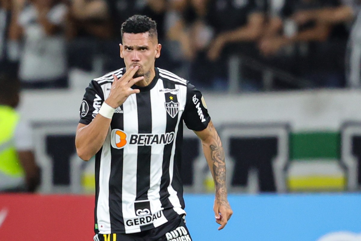 Estreia No Brasileiro Marca Reencontro Do Vasco Com Paulinho Destaque Do Atlético Mg Vasco Ge 