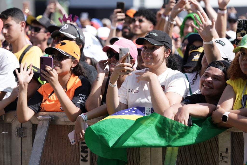 Fanzone do GP de São Paulo de F1 com imaginação de pilotos e shows musicais