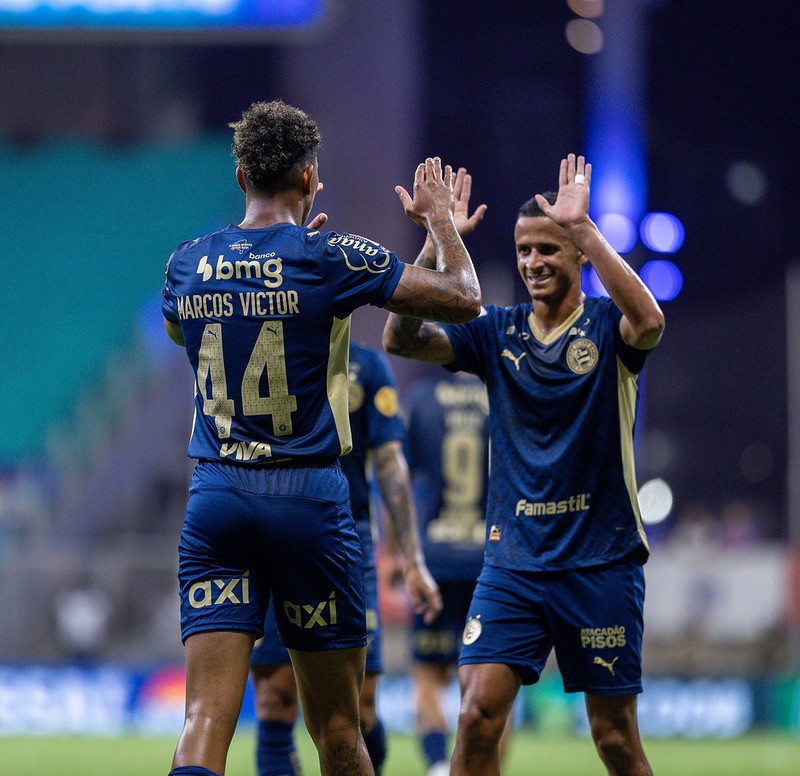 Análise: Bahia joga bem, mas abusa de perder chances e tem mais sorte que juízo no fim