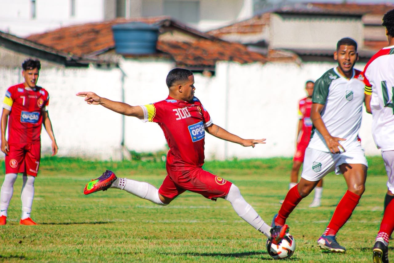Jogadores em campo durante partida da segunda divisão do Paraibano 2026