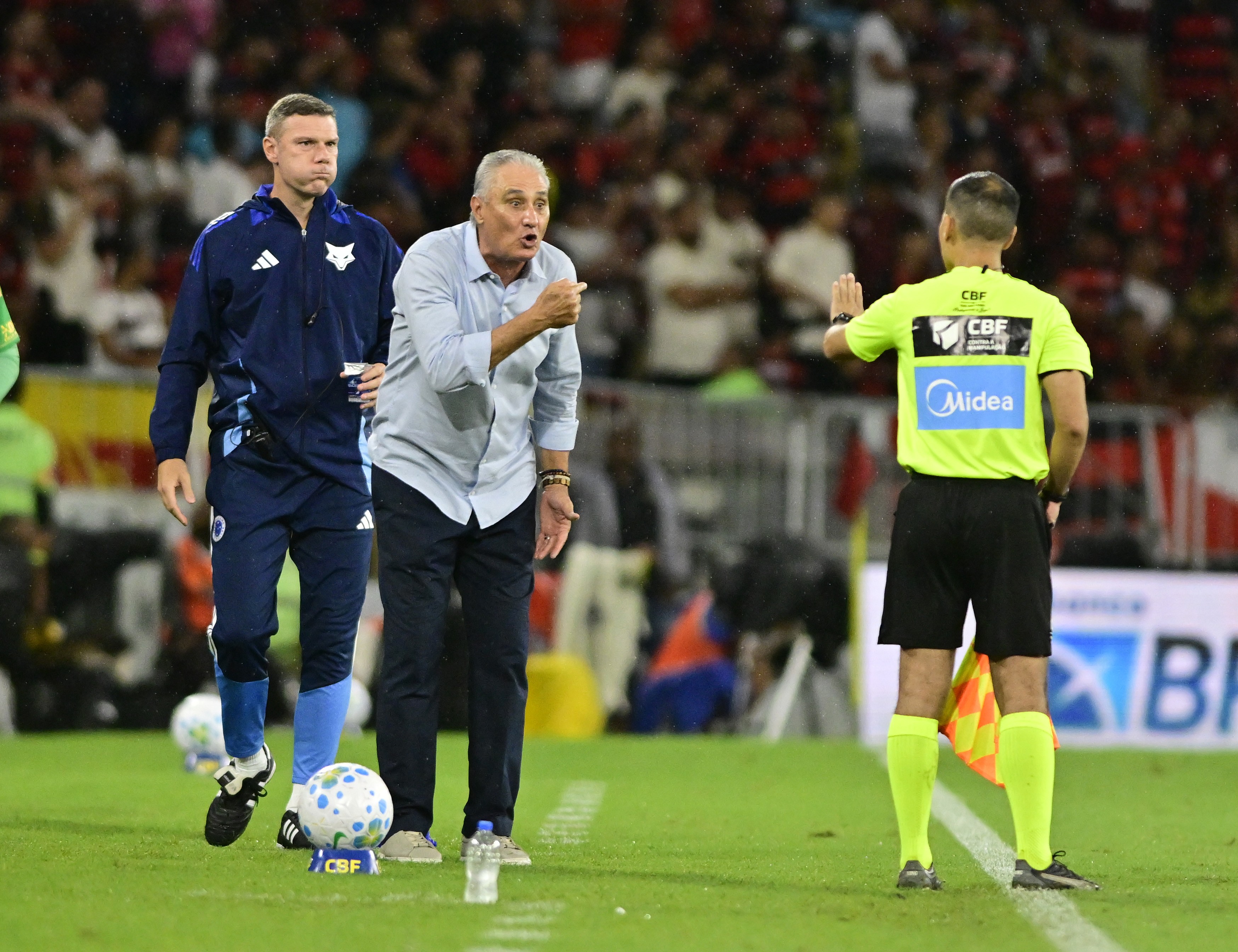 Cruzeiro Registra Início Histórico Negativo no Brasileiro e Enfrenta Risco de Lanterna