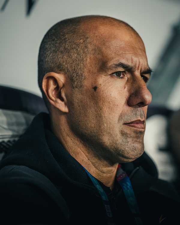 Leonardo Jardim perde para time de Roger Guedes em despedida antes de anúncio pelo Cruzeiro