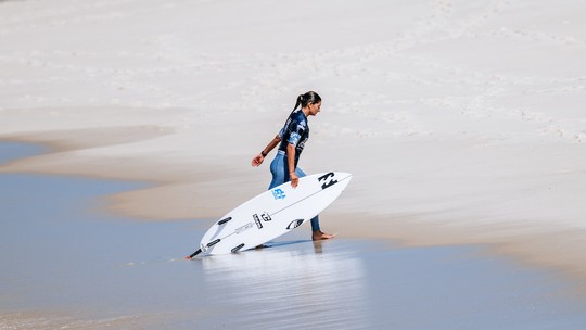 WSL: Luana Silva e Sophia Medina são eliminadas e Brasil só terá Tati Weston-Webb na elite do surfe