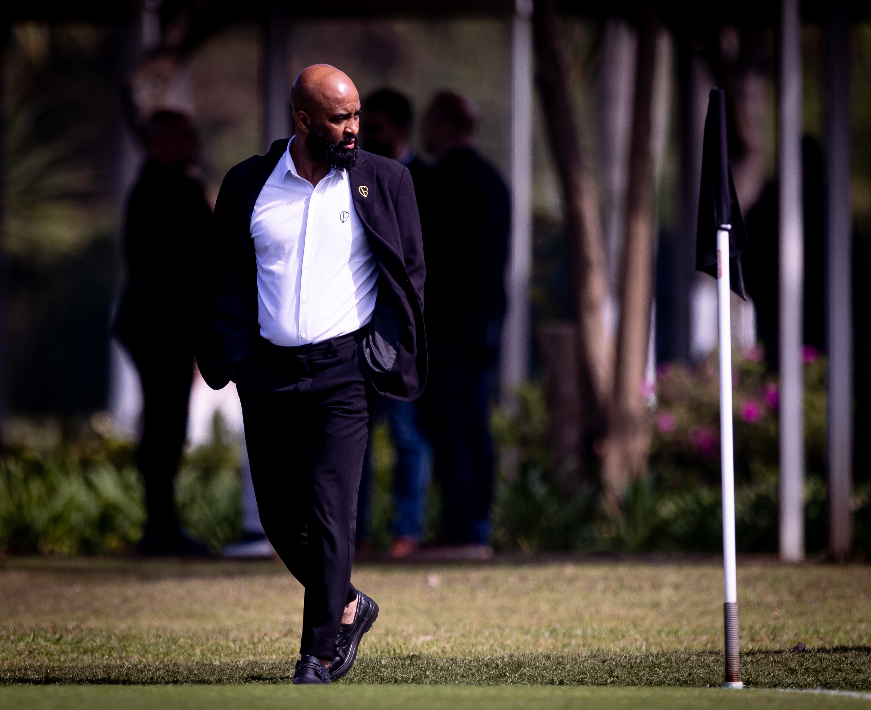 TUDO NO SEU TEMPO? Corinthians fala sobre transferban e renovações