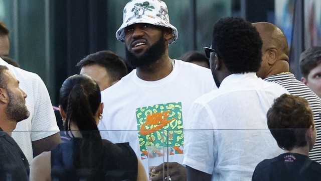 LeBron James marca presença em Inter Miami x Cruz Azul, estreia de Messi