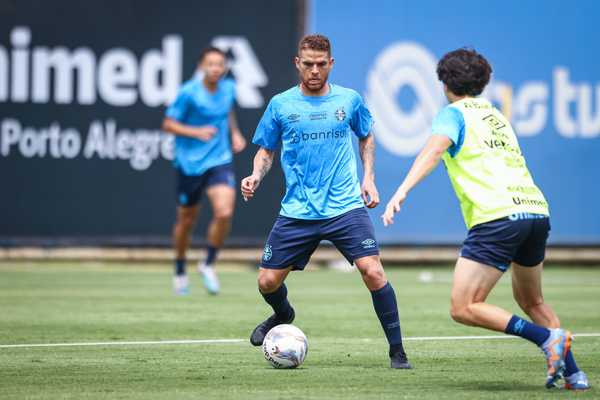 Cuéllar pronto para estrear pelo Grêmio no Campeonato Gaúcho.