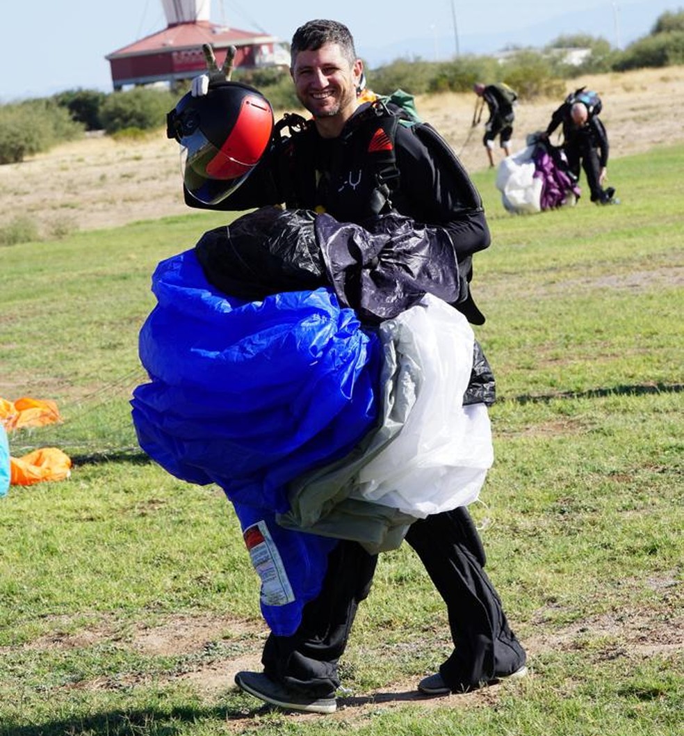 Washington Neto, paraquedista acreano — Foto: Ralph Wilhelm/TBS World Record