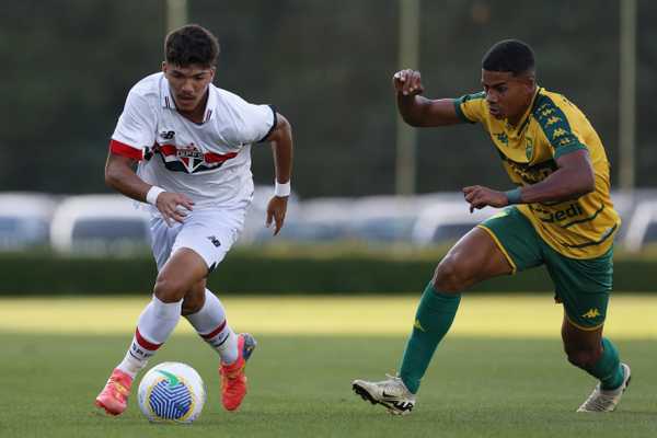 Ataque do sub-20 do São Paulo busca ritmo, mas equipe é eliminada no Brasileiro.