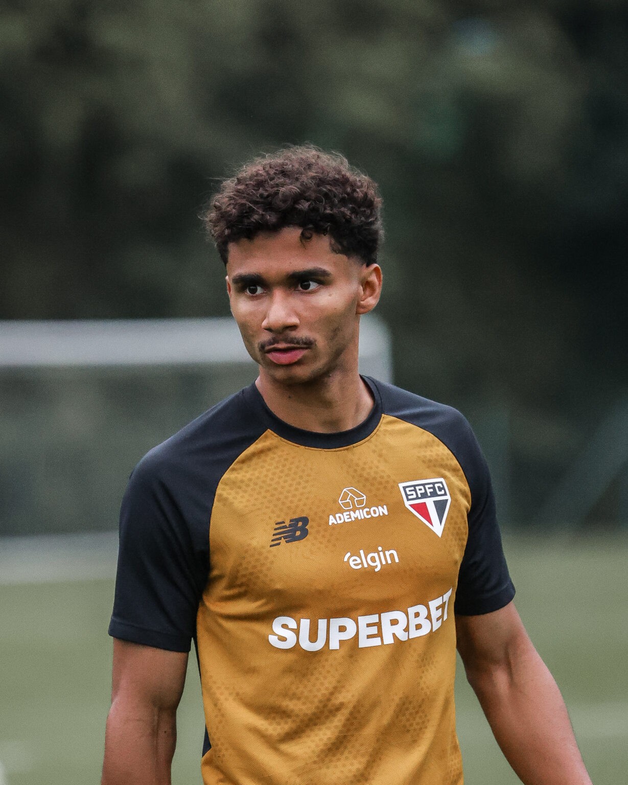 Escalação: São Paulo terá retorno no ataque e pode estrear reforço contra o Internacional