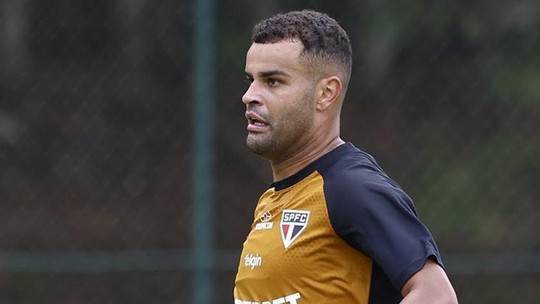 São Paulo deixa Alisson fora de jogo e avalia negociação com Corinthians - Foto: (Rubens Chiri/saopaulofc)