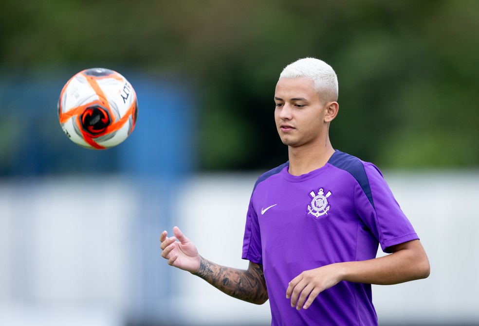 Kayke tenta se firmar no Corinthians depois de ter brilhado na Copinha 2024 — Foto: Rodrigo Coca/Agência Corinthians