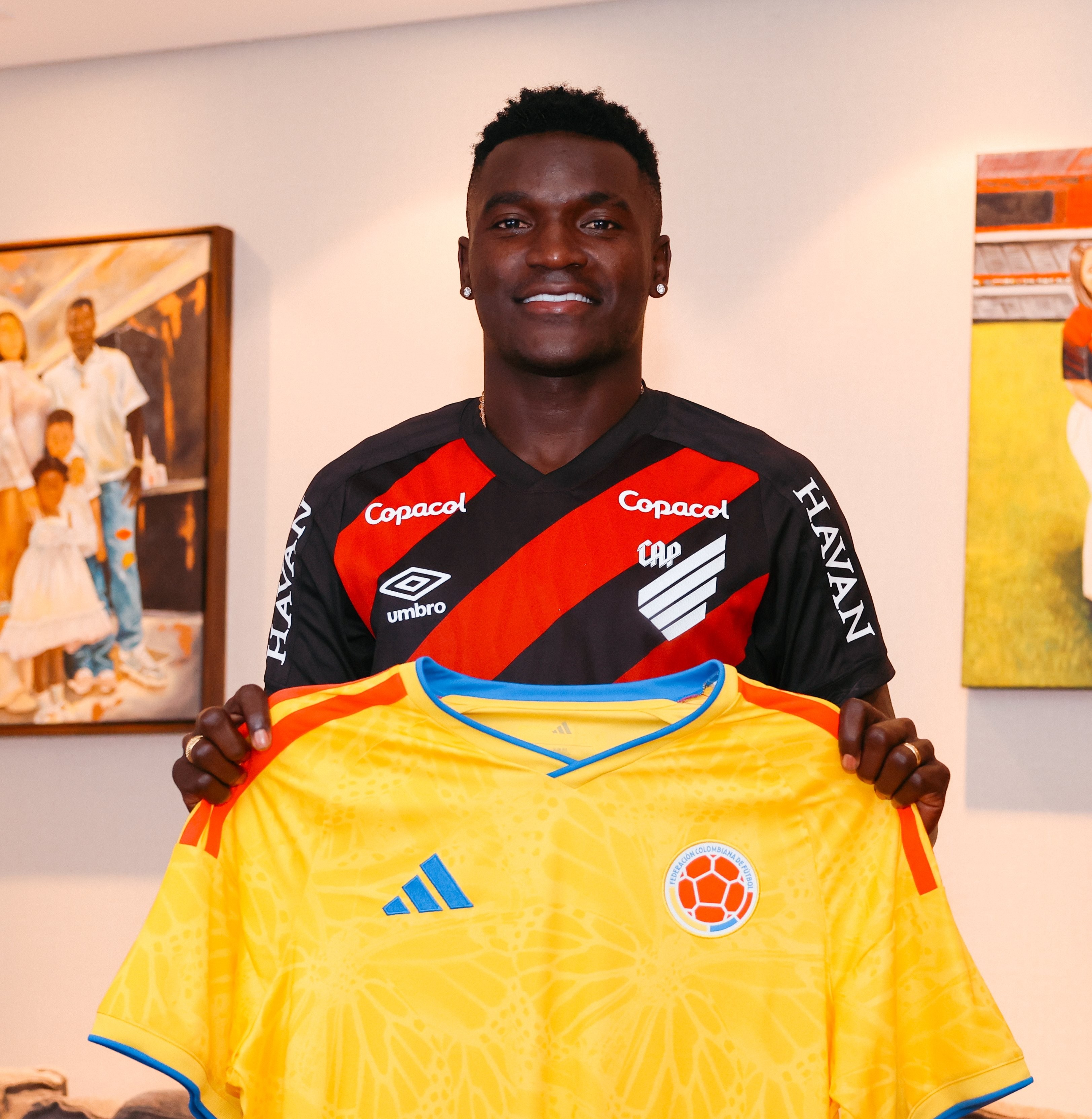 Artilheiro do Brasileirão e do Athletico, Viveros é convocado pela primeira vez pela Colômbia