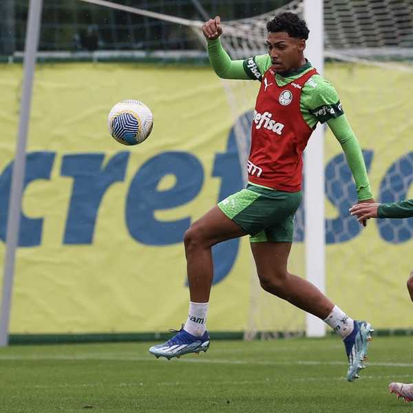 Palmeiras renova contratos de Luighi e Michel, jovens talentos da base.