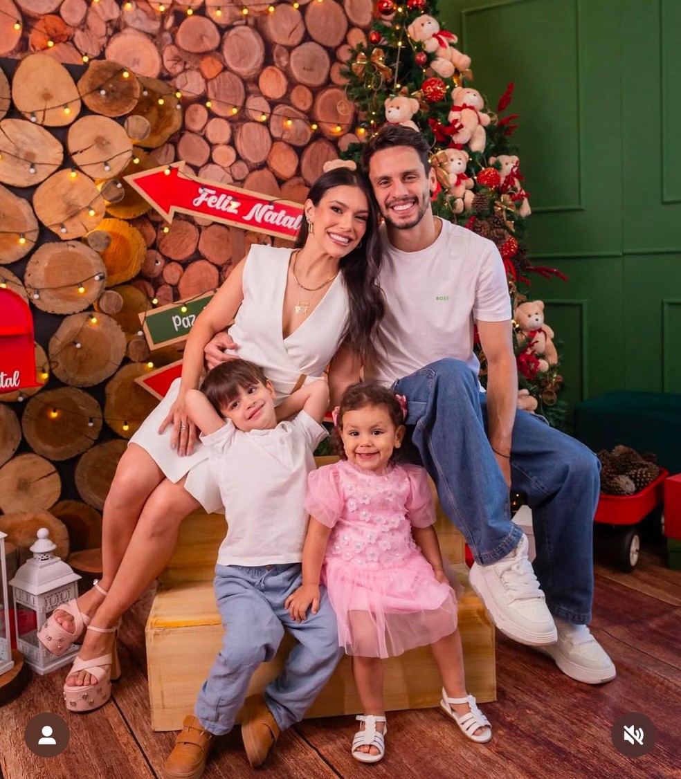 Rodrigo Caio celebra o Natal com a família — Foto: Reprodução, Instagram
