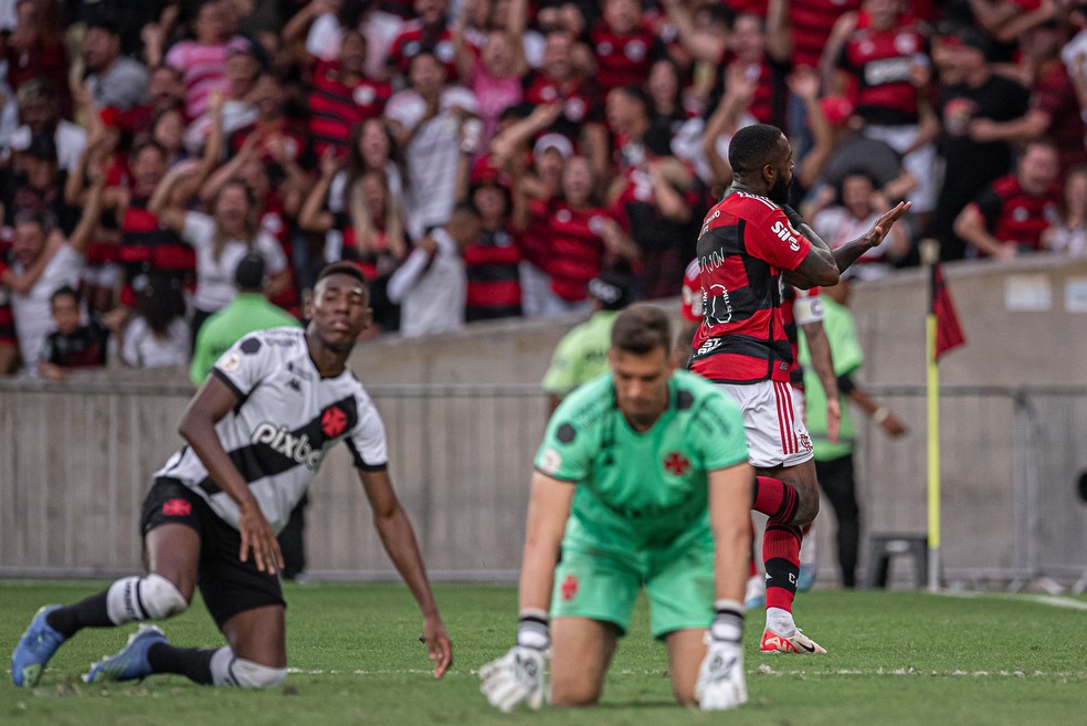 Gerson marca e derruba o Vasco em vitória do Flamengo — Foto: Paula Reis/Flamengo