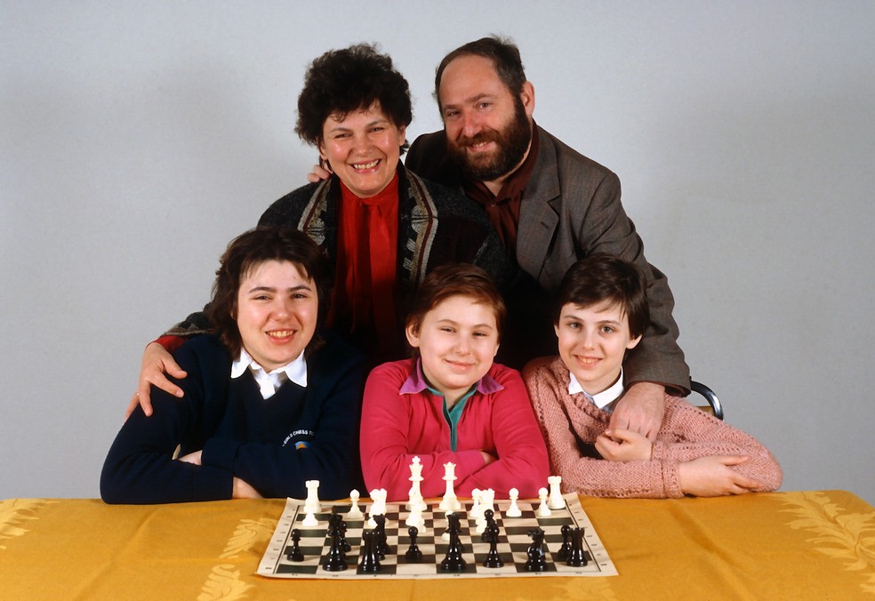 Como a série 'O gambito da rainha' iniciou um novo debate sobre o machismo  no xadrez - Jornal O Globo