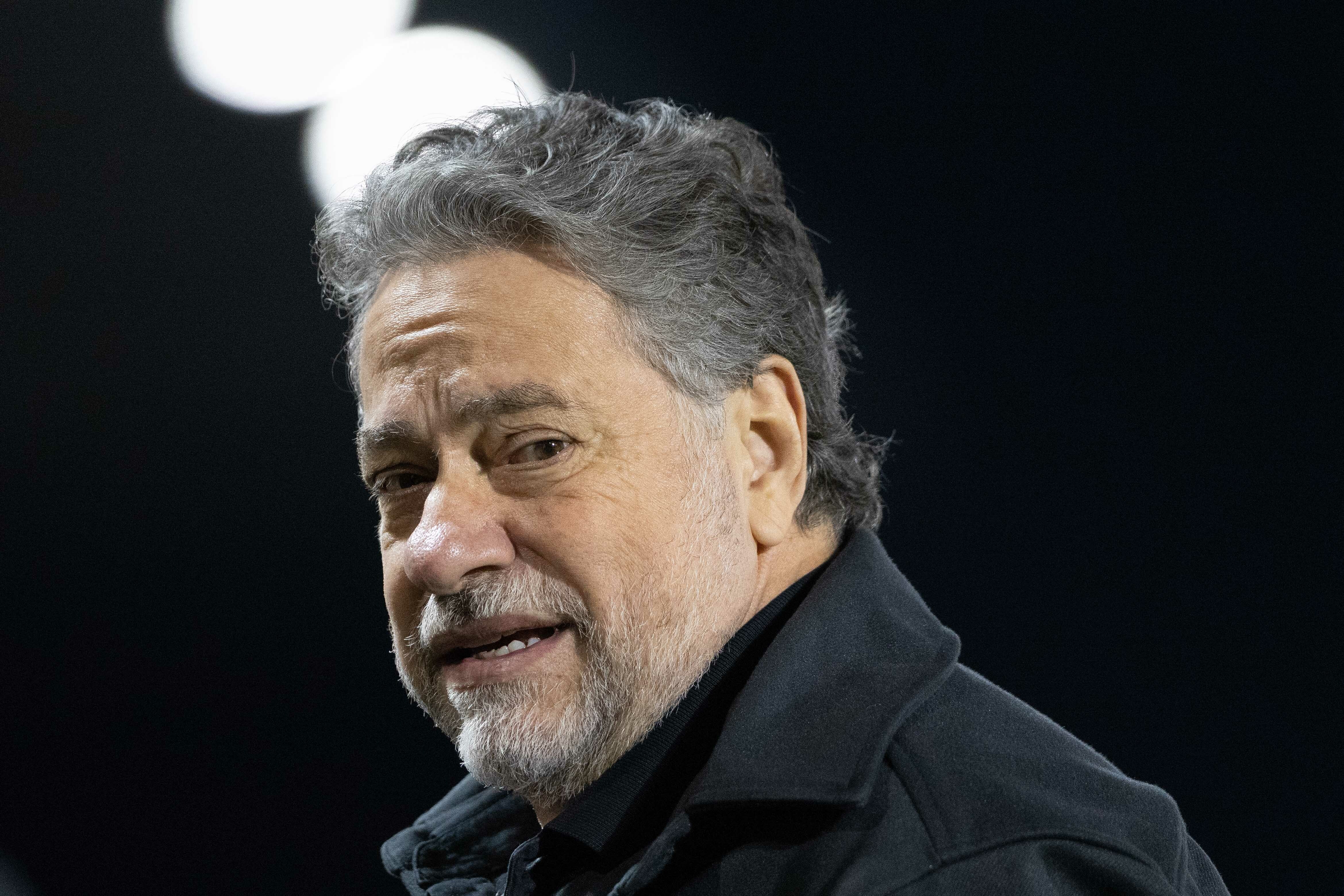 São Paulo busca versatilidade na lateral e considera meia após lesão de Oscar
