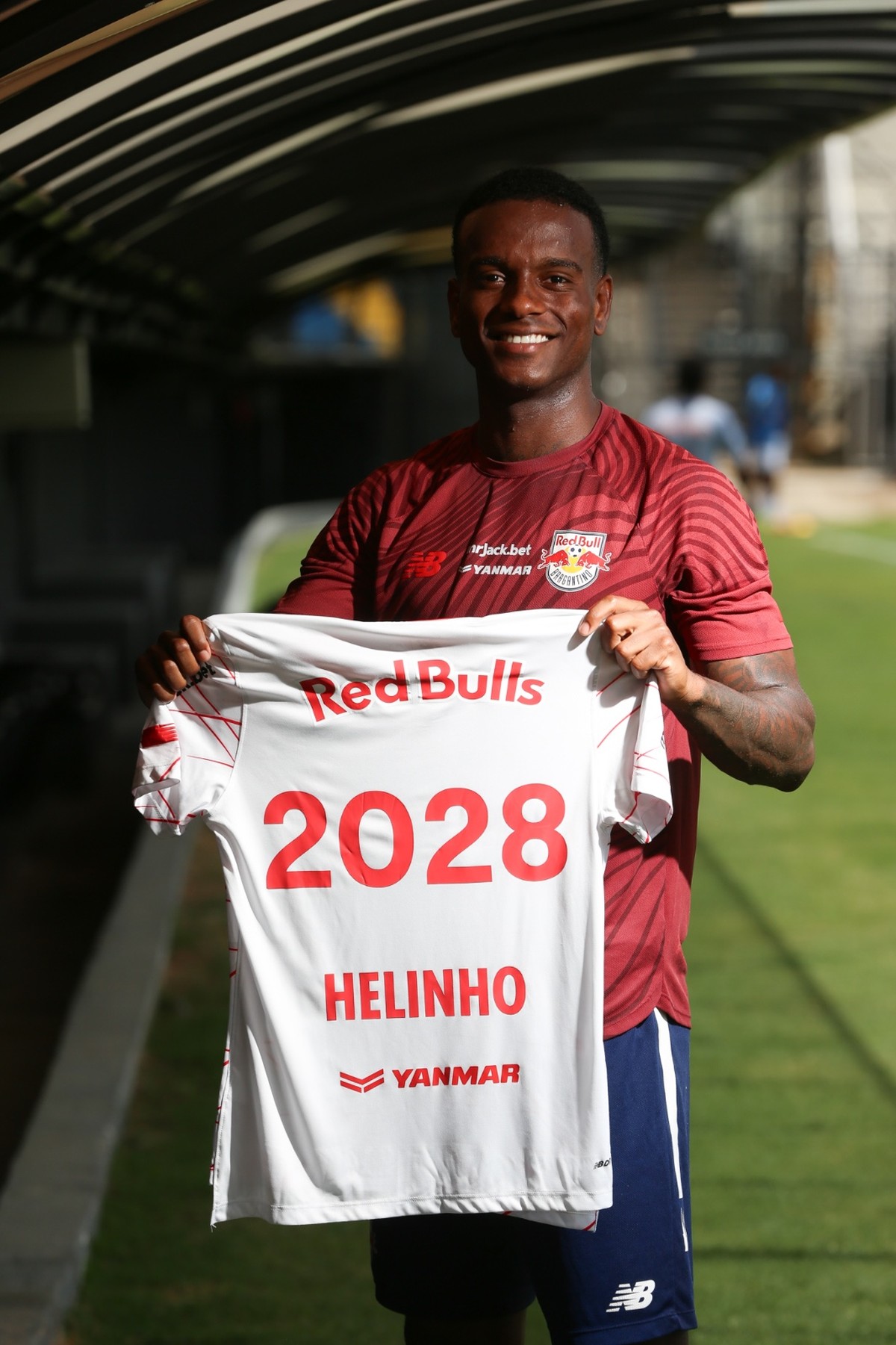 Bragantino prorroga contrato do atacante Helinho até dezembro de 2028 ...