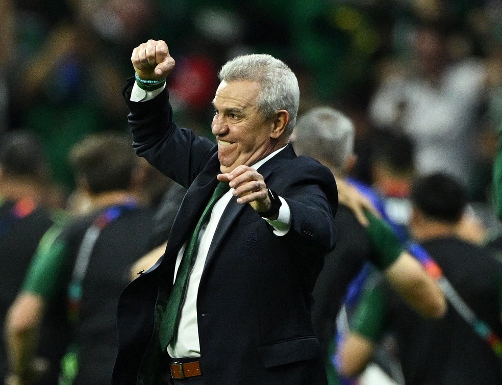 Javier Aguirre em México na Copa - técnico em ato de despedida