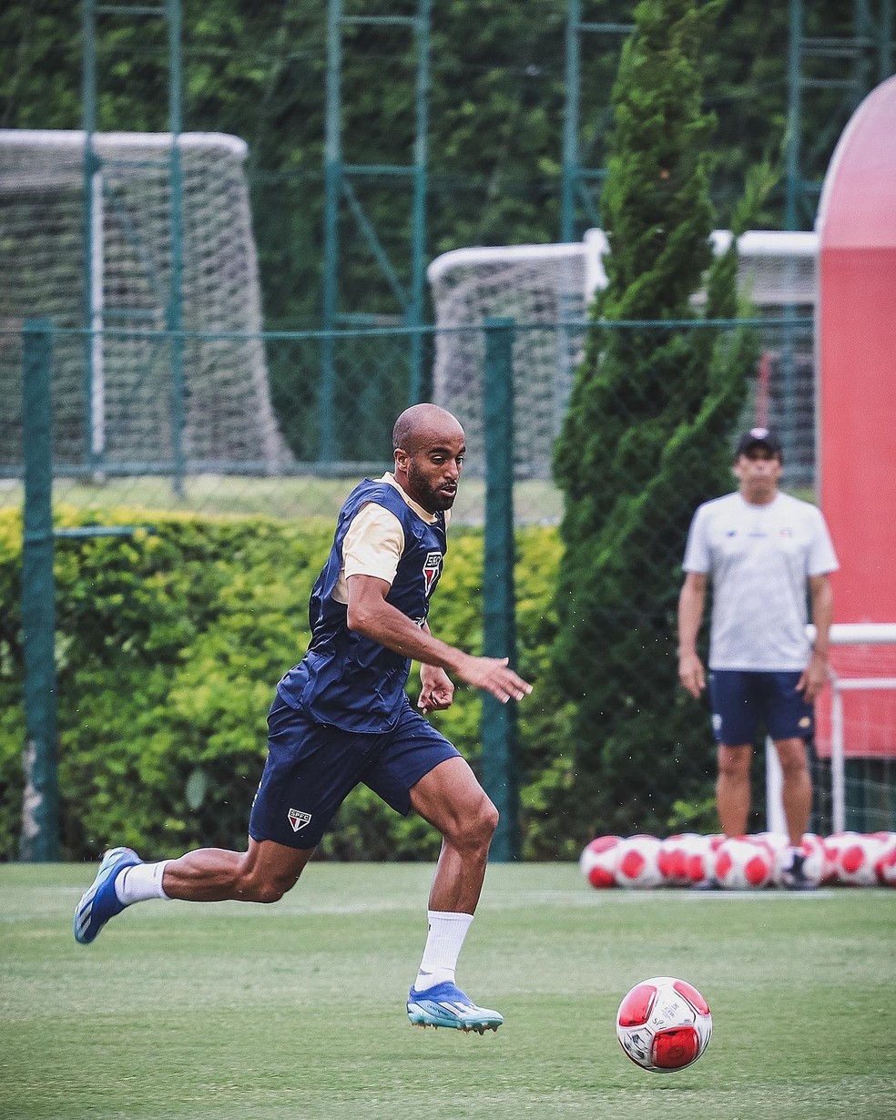 Lucas em treino do São Paulo — Foto: Divulgação / São Paulo