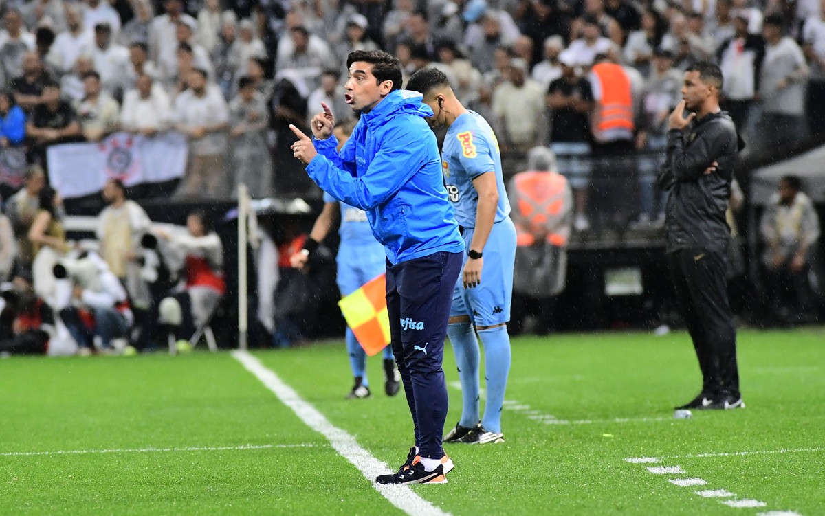 Palmeiras de Abel vai encarar sexto técnico diferente pelo Corinthians; veja retrospecto