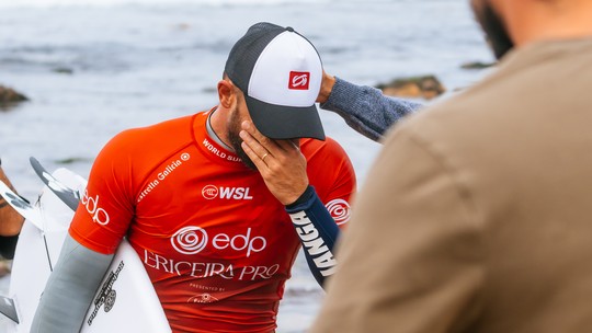 Alejo Muniz volta à elite da WSL após oito anos - Foto: (Manel Geada/World Surf League)