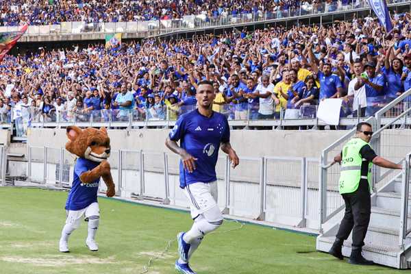 Gol contra marca o 500º gol do Cruzeiro no Novo Mineirão.