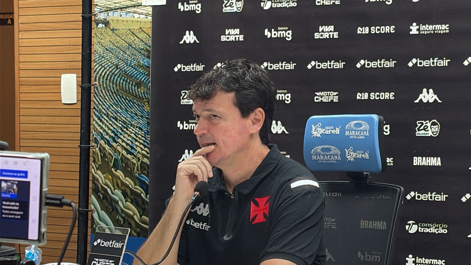 Diniz revela confusão em troca de Hugo Moura e reprova provocação de Rayan em derrota do Vasco