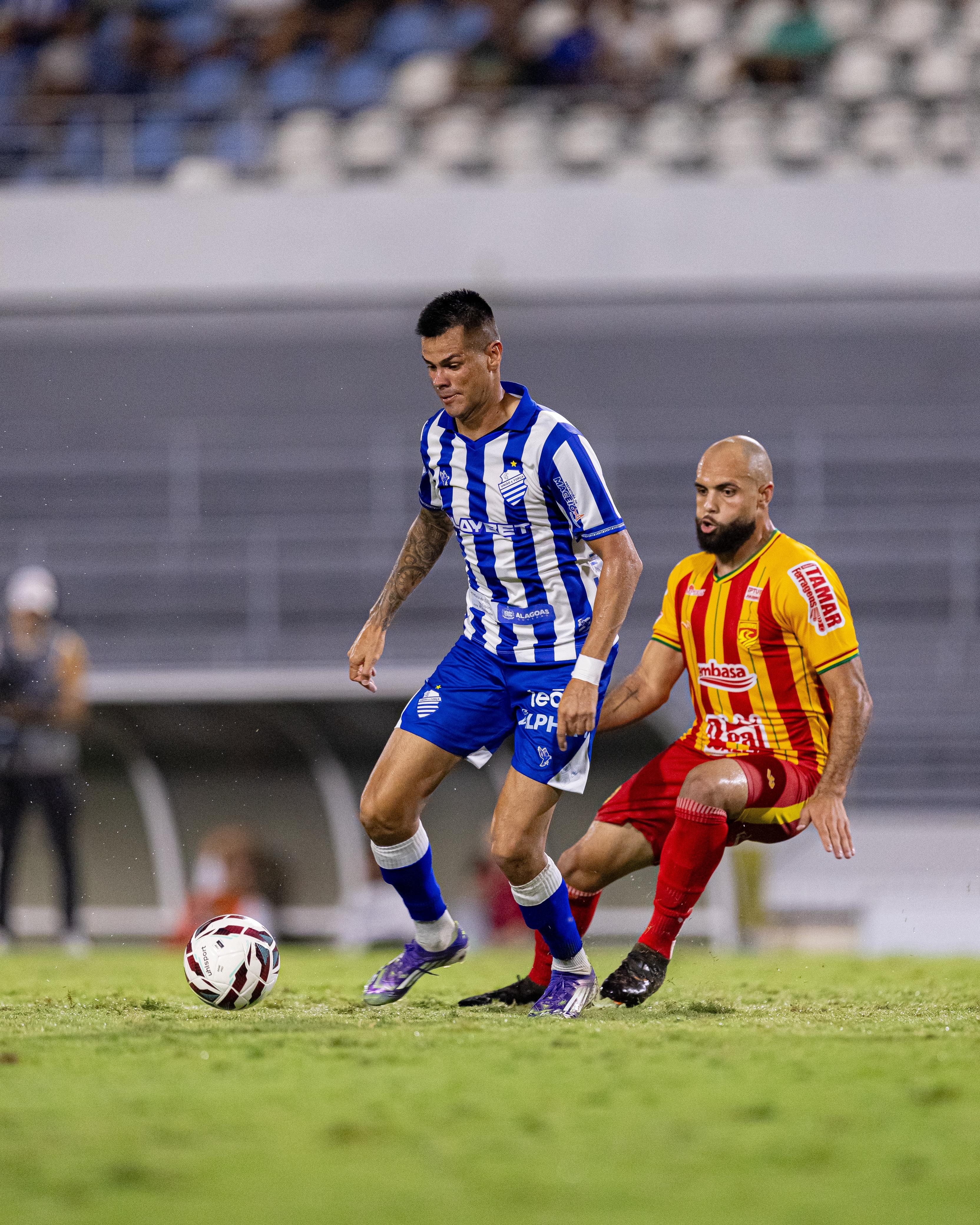 Lucas Lima treina e vira opção para o CSA no jogo de segunda-feira