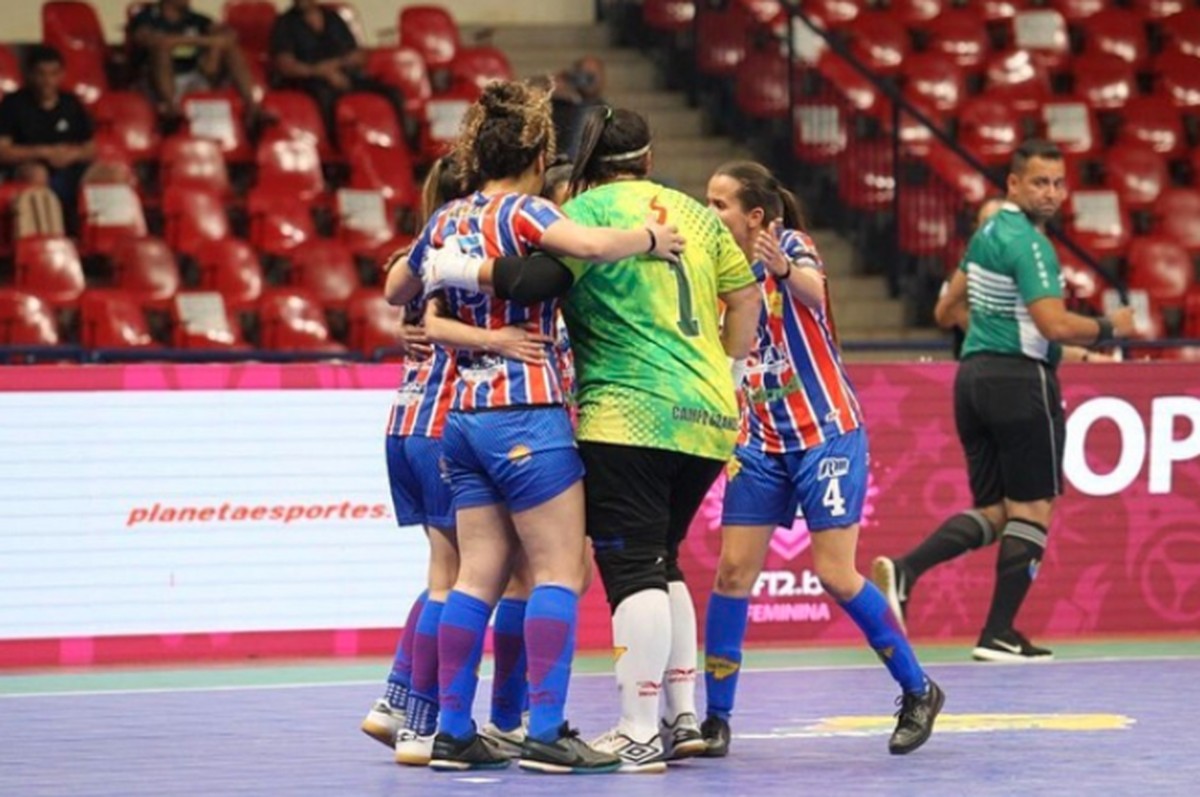 Copa Mundo de Futsal feminino começa com goleada de time sul-mato-grossense  de 6 a 0 contra o argentino Pinocho, ms