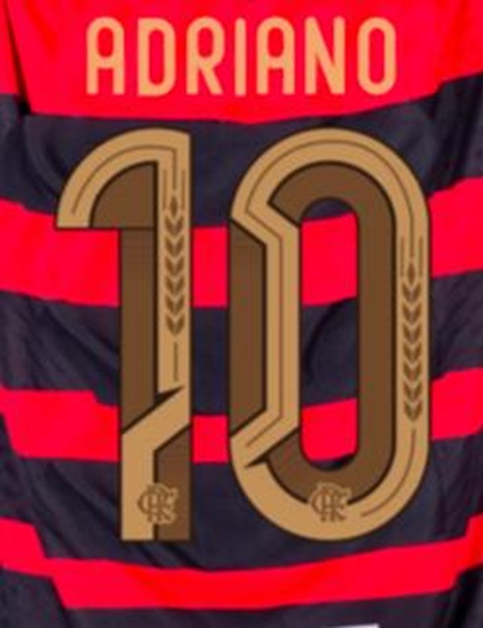 Adriano será o 10 do Flamengo em um tempo e jogará o outro com a camisa da Itália — Foto: ge