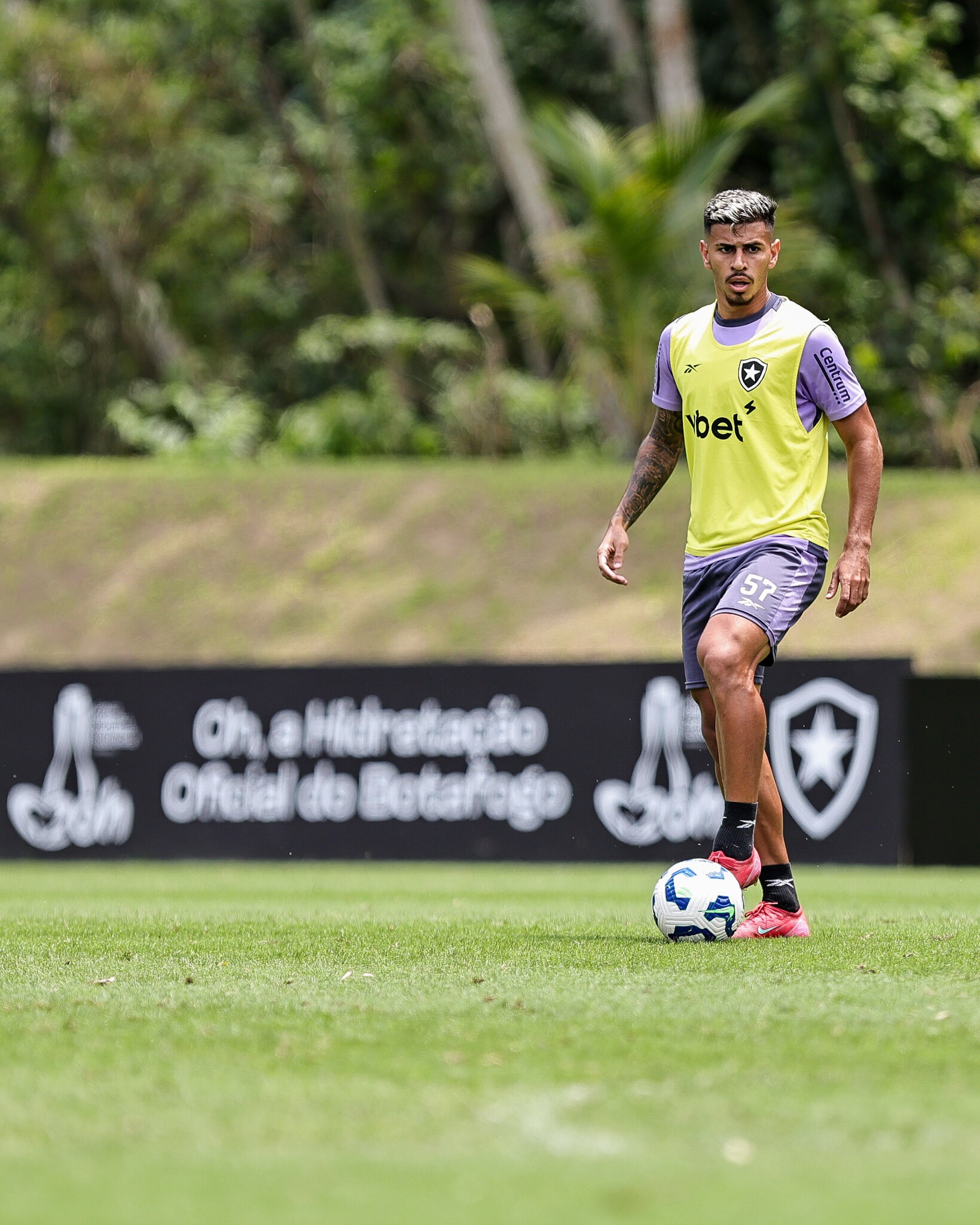 Escalação do Botafogo: time tem desfalques importantes em todos os setores para enfrentar o Flamengo