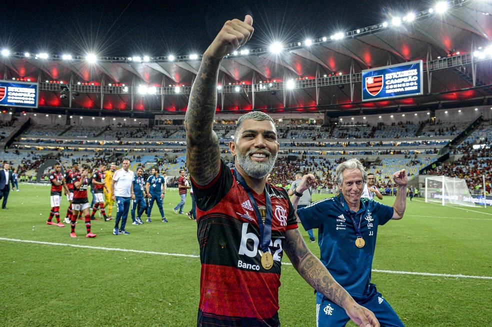 Gabigol e Jesus na festa do Flamengo no Maracanã — Foto: Marcelo Cortes/Flamengo