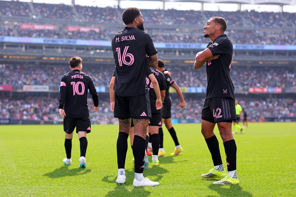 Lionel Messi, Micael e companheiros comemoram — emprestados pelo Palmeiras