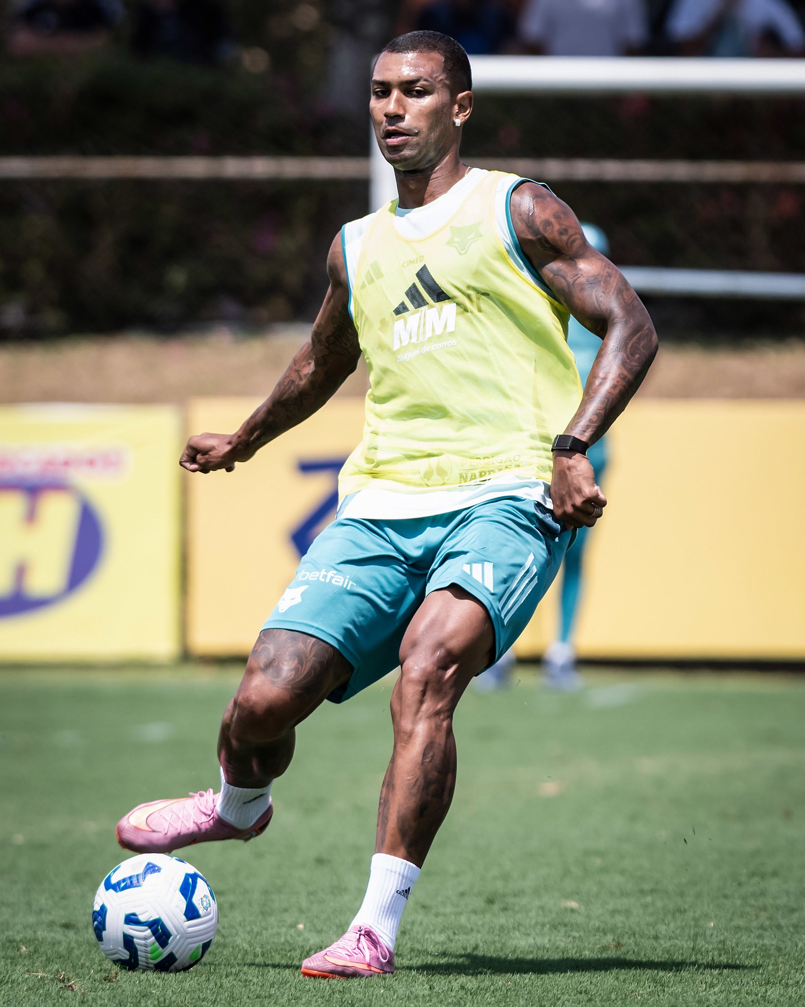 Walace alcança pico físico no Cruzeiro e visa permanência no clube.