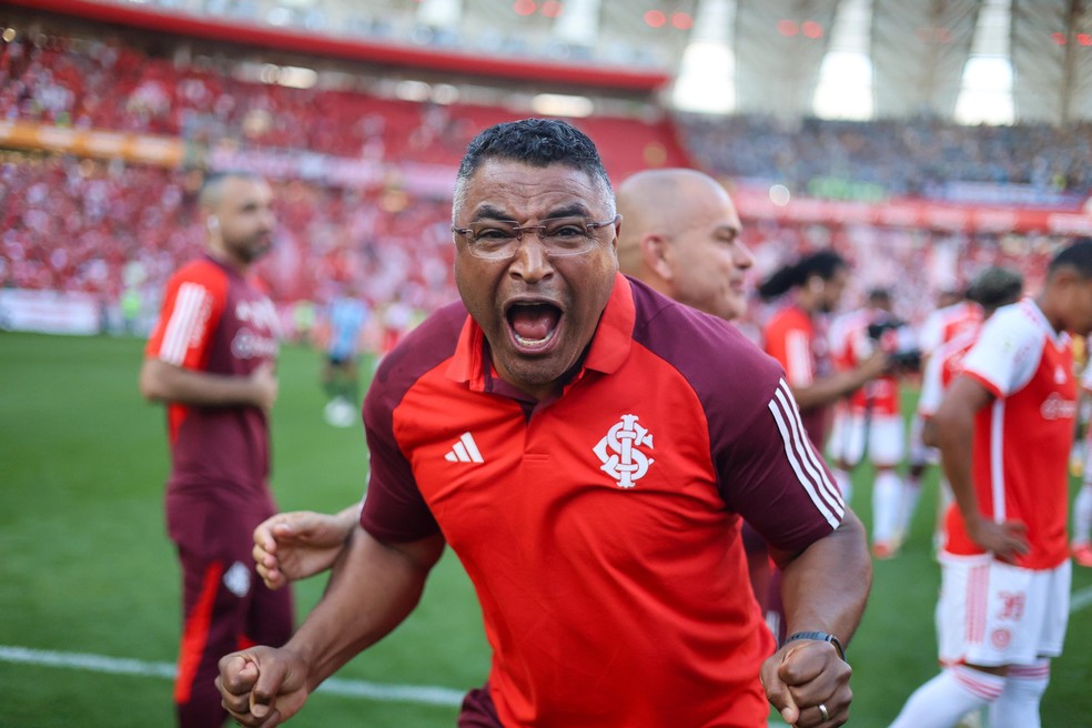 Roger comemora vitória no Gre-Nal — Foto: Ricardo Duarte/Divulgação, Internacional
